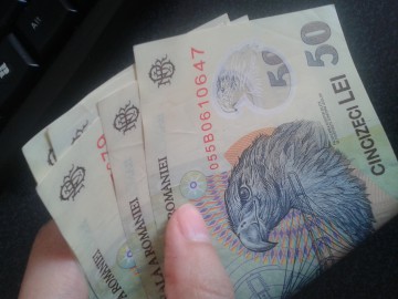 Seniorii oraşului Cernavodă au primit tichete valorice de 50 de lei